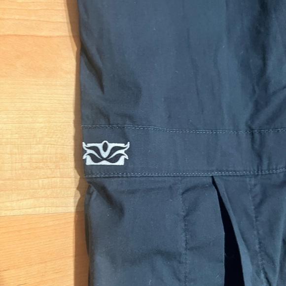 Vintage Be Present Yoga pants. Used. Very good condition. - Picture 3 of 4